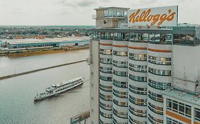 John & Will Silo-Hotel By Guldsmeden